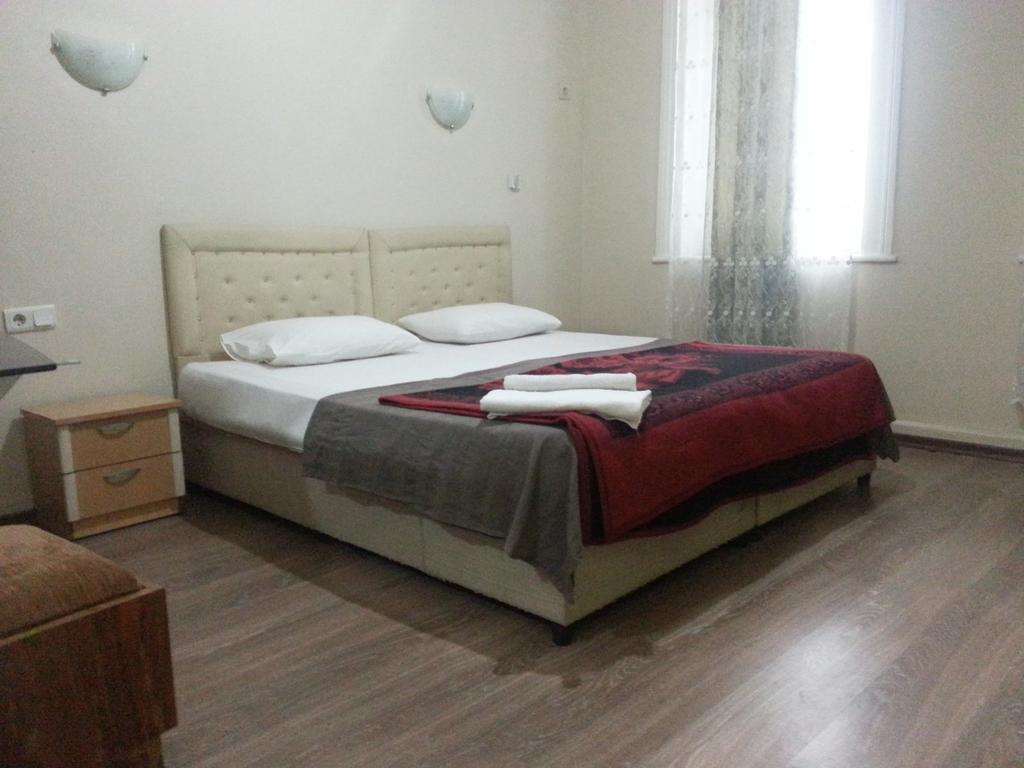 إزمير Laguna Otel Pansiyon الغرفة الصورة